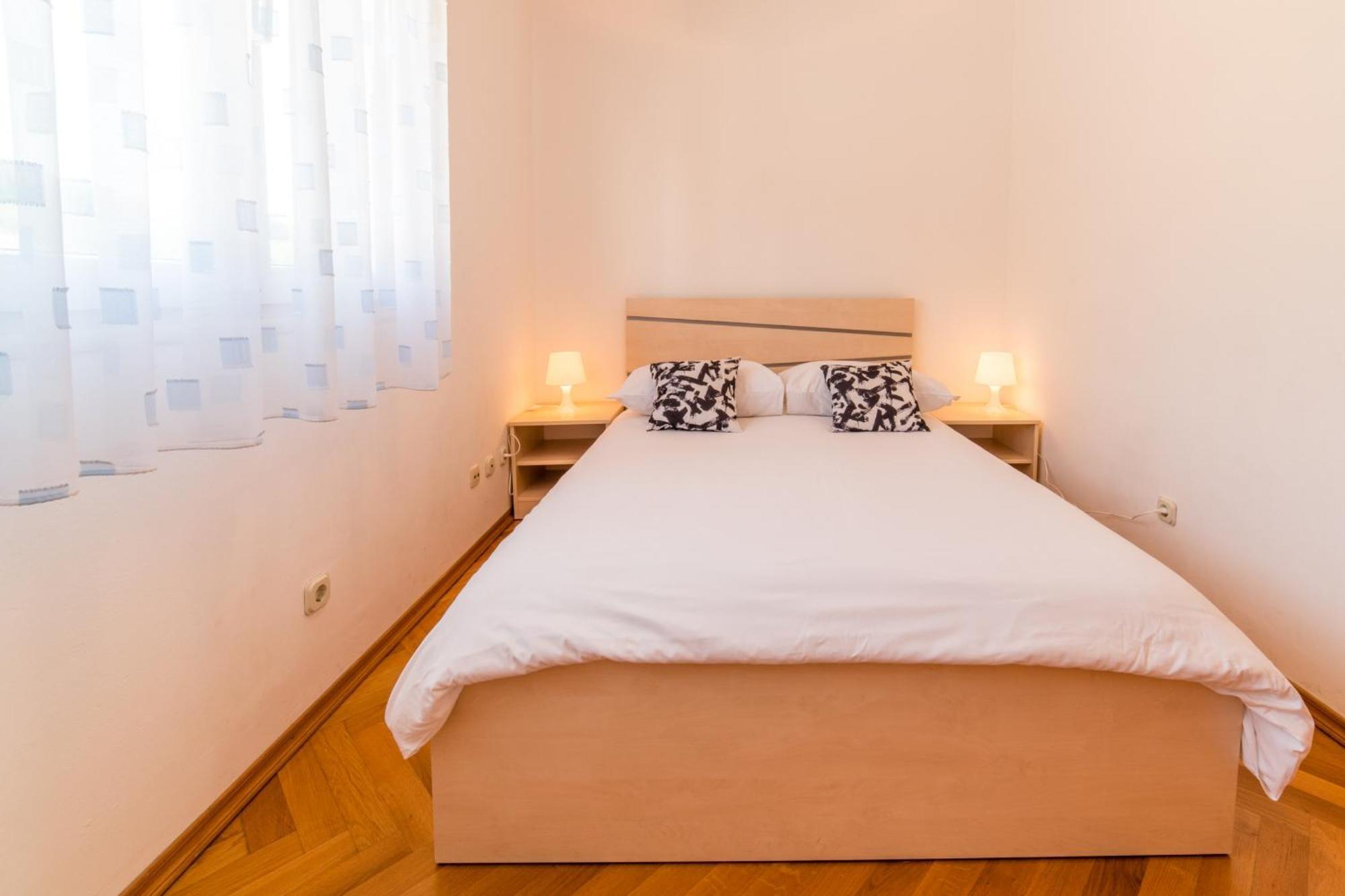 Apartments M Split Bagian luar foto