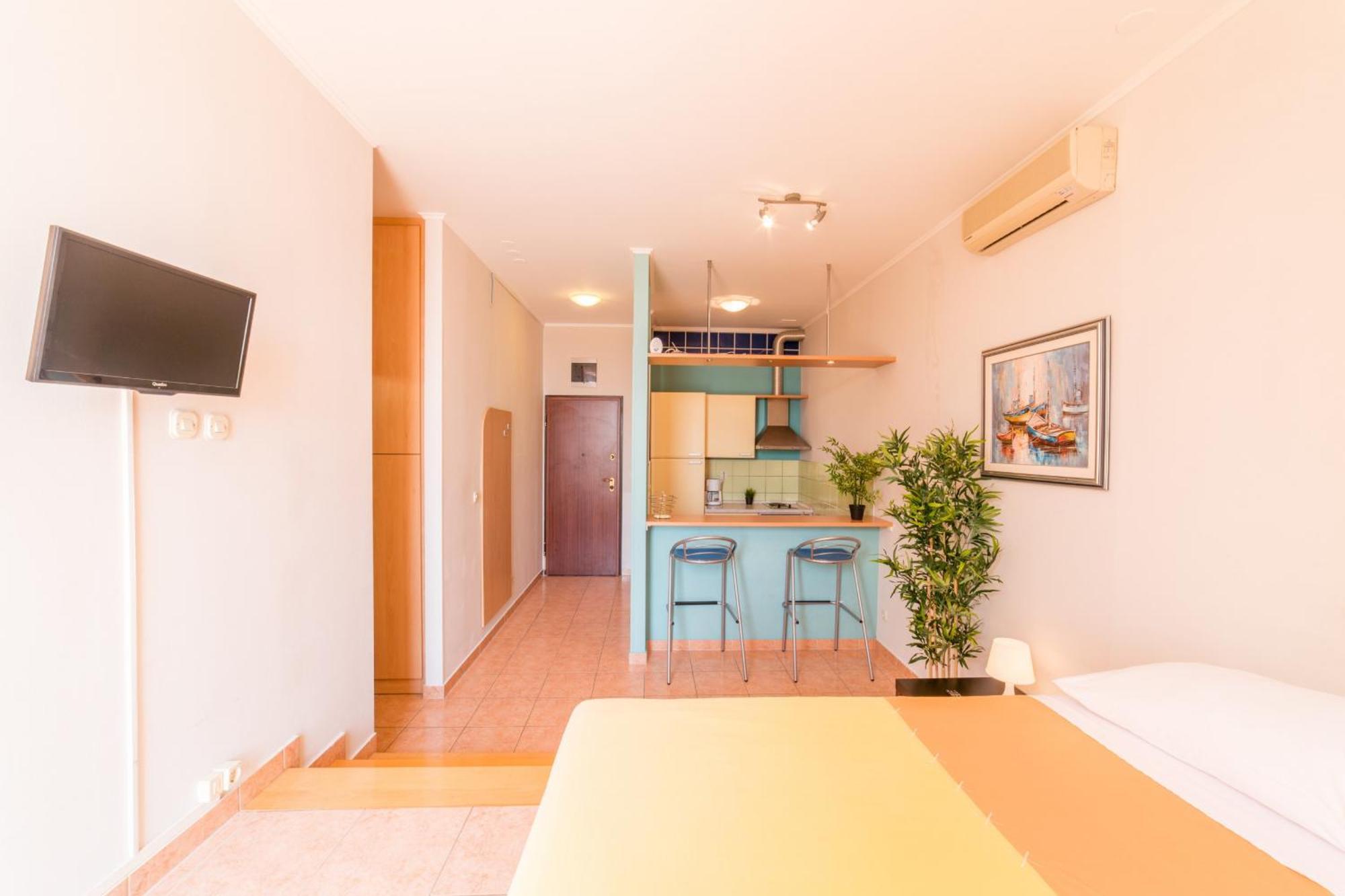 Apartments M Split Bagian luar foto